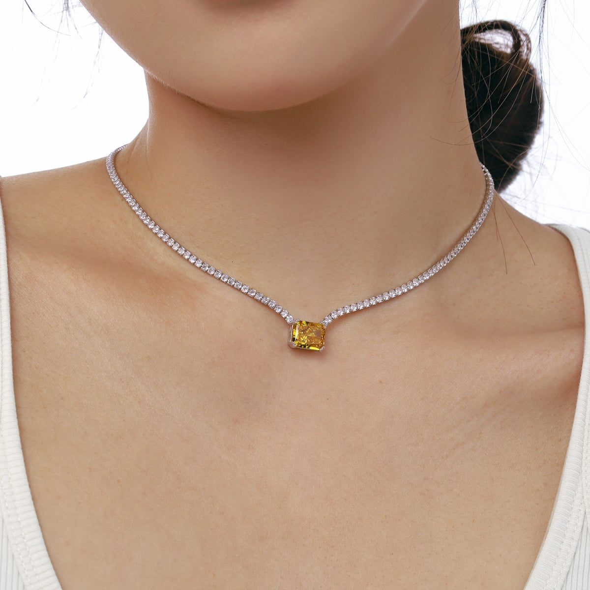 [AuraEcho]4.0 Carat Elegant Radiant Cut Necklace