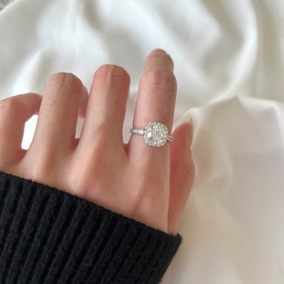 [AuraEcho]Dazzling Resplendent Round Cut Wedding Ring