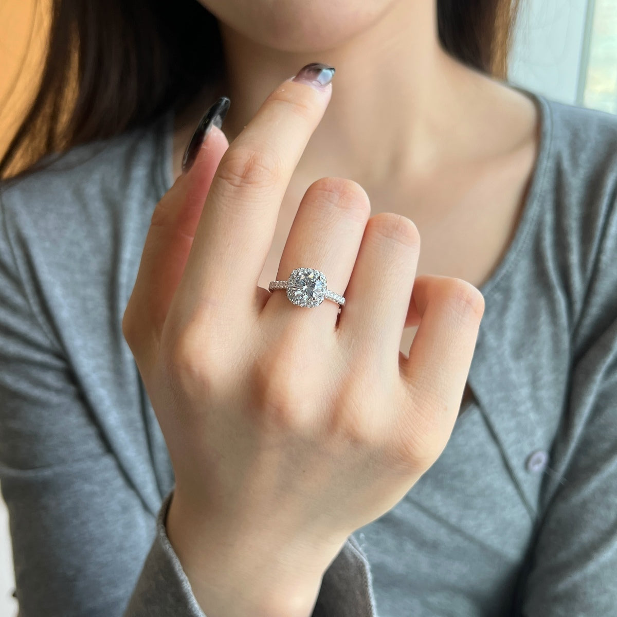 [AuraEcho]Dazzling Resplendent Round Cut Wedding Ring