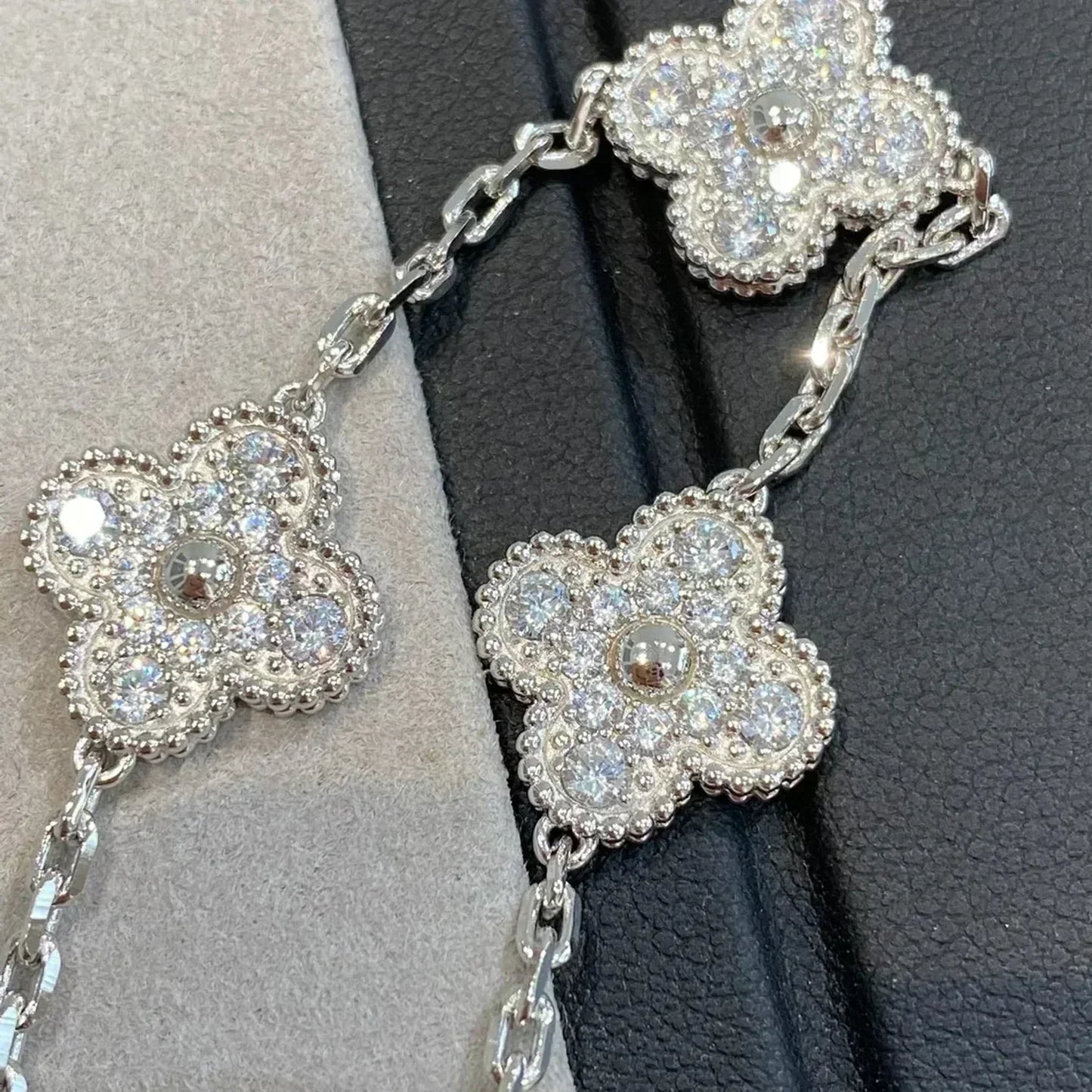 [Auraecho] CLOVER 5 MOTIF FULL DIAMOND BRACELET COLLECTION