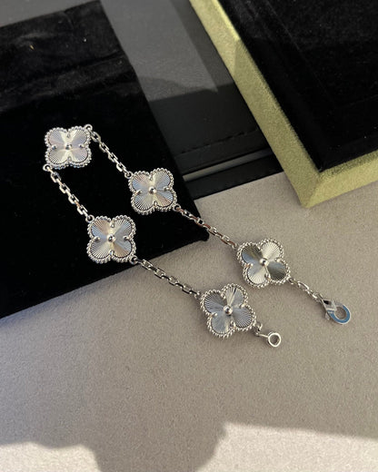 [Auraecho] CLOVER 5 MOTIF LASER BRACELET COLLECTION